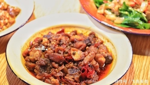 知名|连明星都慕名而来,知名梁山鸡到底什么魅力,我替大家先品尝一番