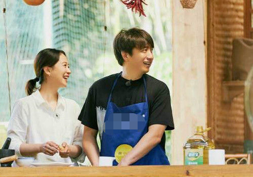  做饭|黄磊做饭在节目中“翻车”，彭昱畅吃两口就停下碗筷，不想再装了