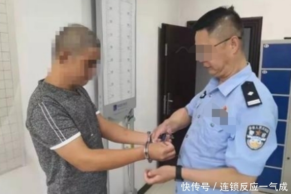 小伙|小伙凌晨车内乘凉,隔壁车传出声音:这里不安全,我要计划跑路