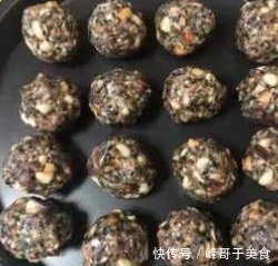 低筋面粉|苏式月饼，五仁月饼的做法，酥脆的外皮加上自制的馅料，味道好吃