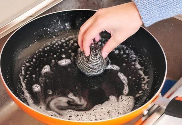 赶紧|炒菜时这5种习惯容易致病,很多人都在做,为了健康,看完赶紧改