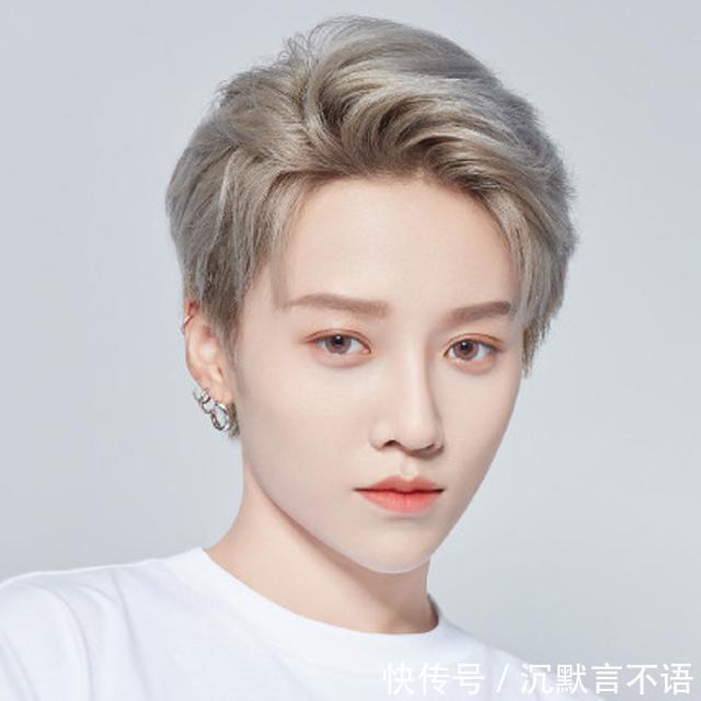 担当|C位担当刘雨昕加入《潮流合伙人2》,你喜欢她的中性风穿搭吗