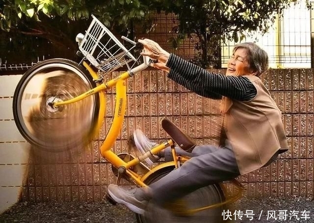 网红|这位奶奶大器晚成,72岁学摄影,89岁办影展,想退休可实力不允许