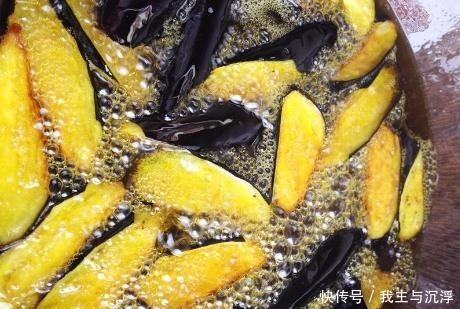 茄子|东北烧茄子地道做法,掌握1点技巧,不费油还省时,茄子香软清爽