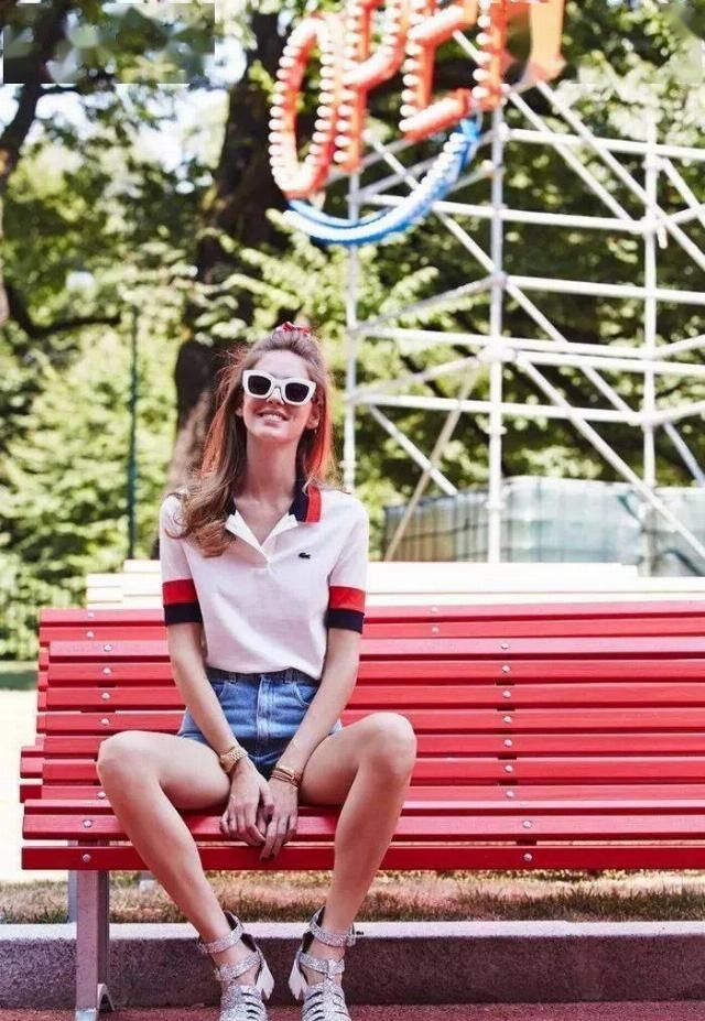 今夏|别再穿T恤了,今夏超流行的“短袖”长这样