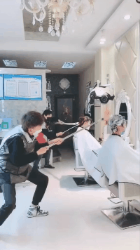 真牛|搞笑GIF:这技术是真牛,还是保持点距离好!