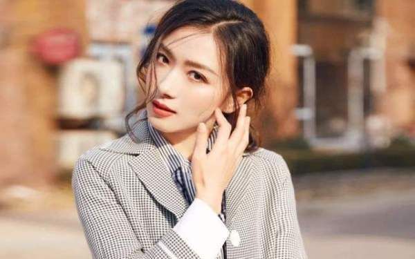 不红|万茜经纪人发长文,否认皇族剧本,透露不会退赛要继续上台跳舞