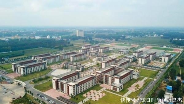 资助|许家印曾受老师20元路费资助,功成后回报老师一套房,如今怎样?