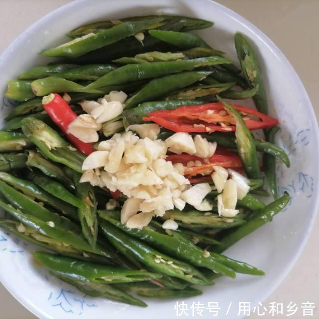 香辣|香辣猪耳,香辣入味,下酒下饭