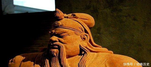  如今|关公一生杀人无数，如今雕像为何总是闭着眼，专家一句话道出原委