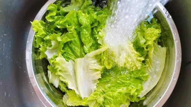  把生菜|饭店大厨教你蚝油生菜做法,清脆爽口,汤汁都可泡饭吃