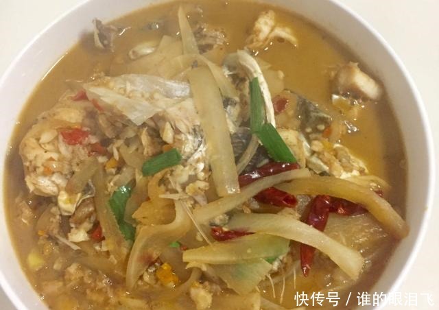 加上|天凉了,我们乡下人喜欢用白鲢鱼加上它炖,端上桌再多也要吃完