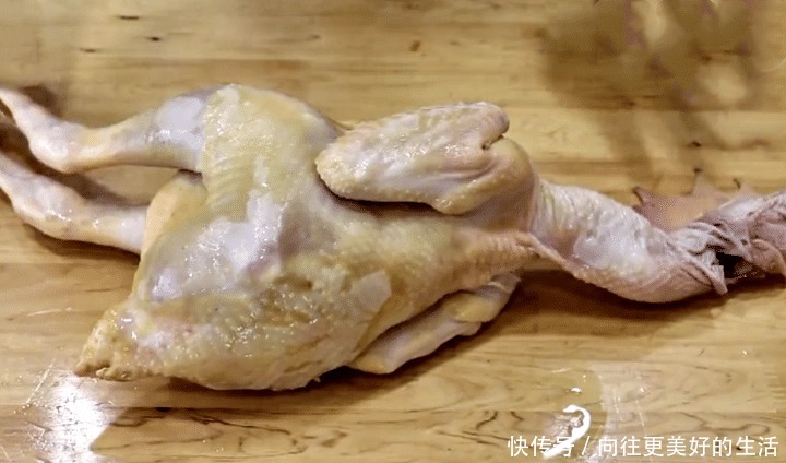 放进去|入秋后,牛羊肉靠边站,多给家人吃此肉,酸辣爽口,太好吃了