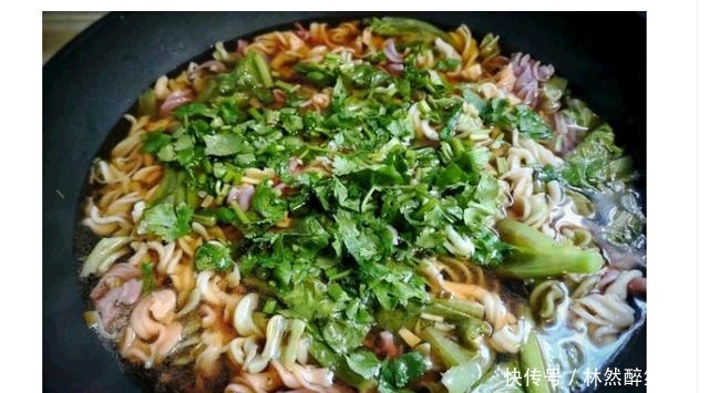 将准备好|开学早餐这样做给孩子吃，只要十几分钟，有菜有饭还有汤，超满足