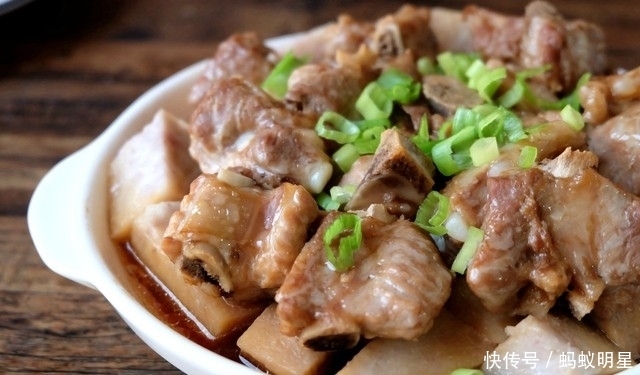 营养|芋头和排骨一起蒸,简单易做营养美味,中秋家宴做它最省事!