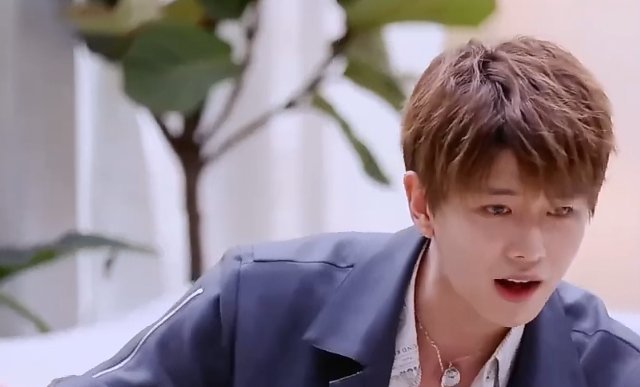 亲爱|任嘉伦上《亲爱的请放松》,打乒乓球翻车,对上张大大耿直过头了