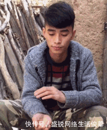 日子|搞笑GIF:这些日子受尽了多少委屈,在老丈人面前哭成这样啊。