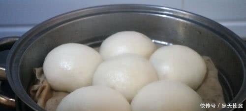  大错特错|蒸馒头时，只加酵母可是大错特错，往里加点“它”，馒头又香又软