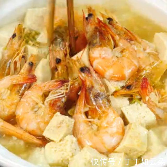 鲜虾|鲜虾豆腐炖白菜,味道鲜美,做法简单