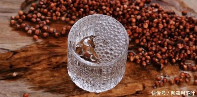 年终|年终存口粮酒,汾酒53、绿瓶高脖,谁更值得存放,明白人给出答案