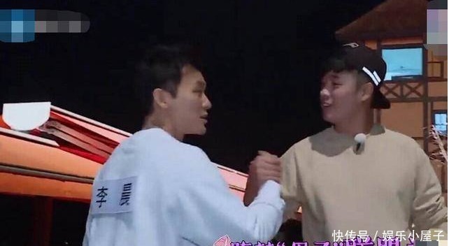 CP|《奔跑吧》炒CP多年从未失手,遇到蔡徐坤,彻底悲剧了