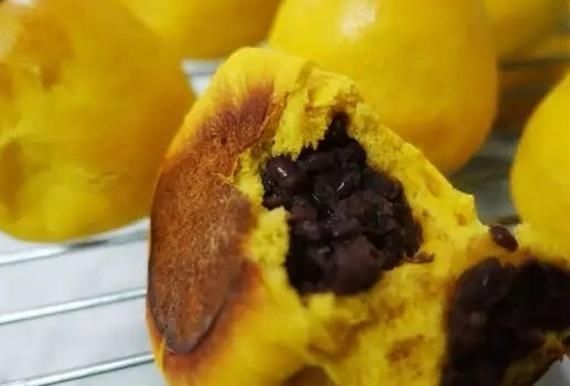 口感|这款自制面包加入了很多种粗杂粮,营养高,口感好,做法超简单