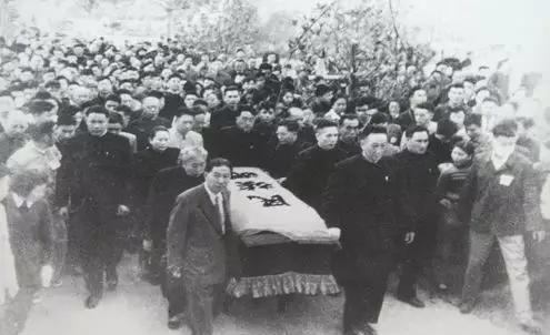 永久|鲁迅为何不屑梅兰芳:中国最伟大最永久的艺术是男人扮女人