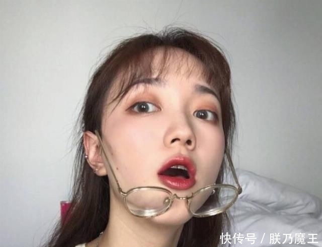 脸上|女生有这“4个特征”在脸上，颜值瞬间老很多，20岁像40岁！