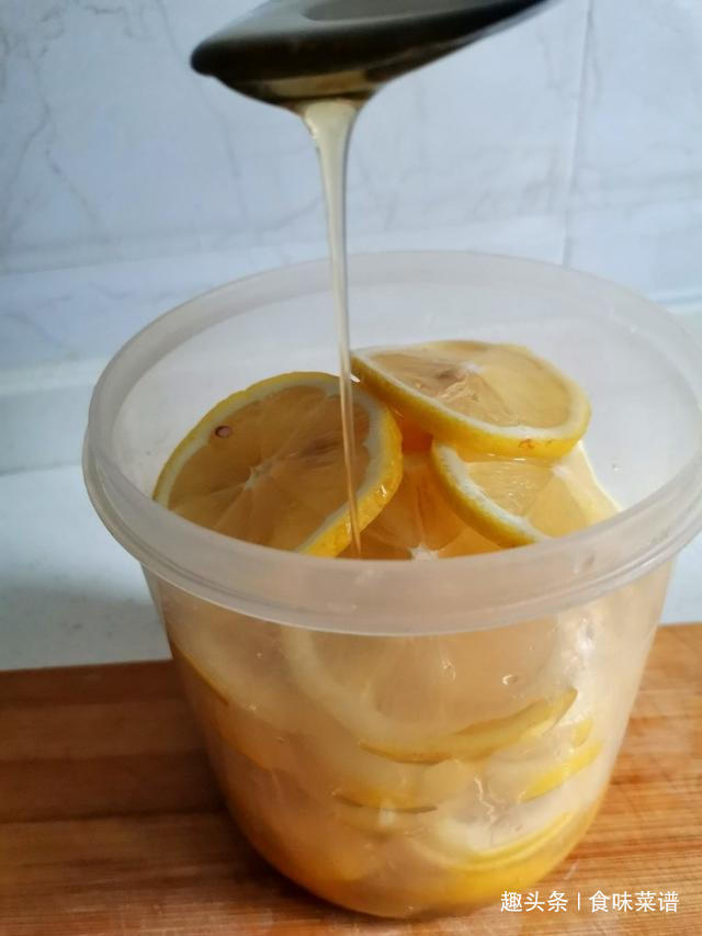 漂亮|夏天最该喝的不是雪碧,而是这杯水,美白养肤,整个人都变漂亮了