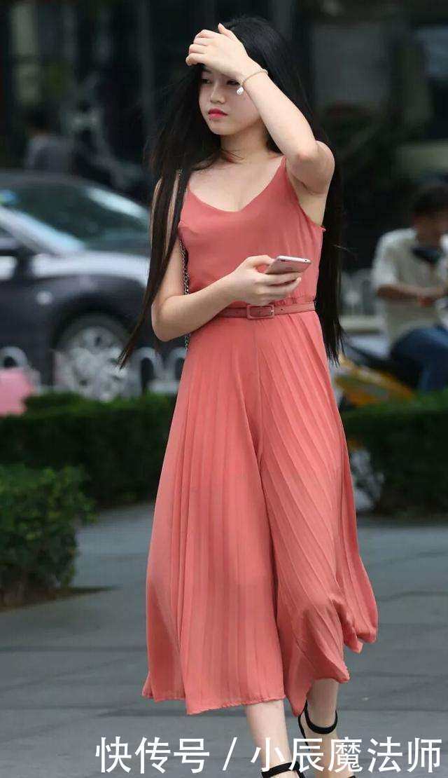 展现|美女穿搭:连衣裙舒适美观又不失时尚,让你尽情展现窈窕的好身姿