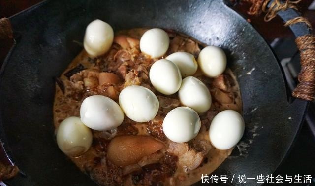 入口|猪脚加了一勺这个,味道香浓醇厚,入口肥而不腻,真是越吃越上瘾