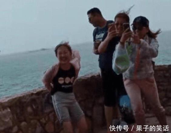 提醒|“我该怎样委婉又不失礼貌的提醒她一下呢?”啊哈哈哈哈好尴尬啊~