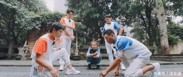 综艺|播出2期,收视连续夺冠,硬是把捉迷藏玩成暑期第一档爆款综艺