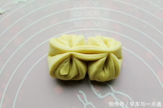 玉米|花卷这样做,实在太香太美太馋人,做法很简单,一双筷子就够啦