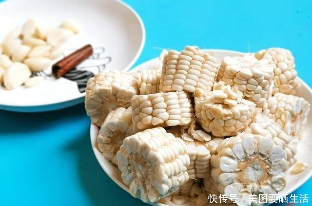 到底|炖猪脚汤到底要不要焯水记住“4个关键”,学会最正确炖汤技巧