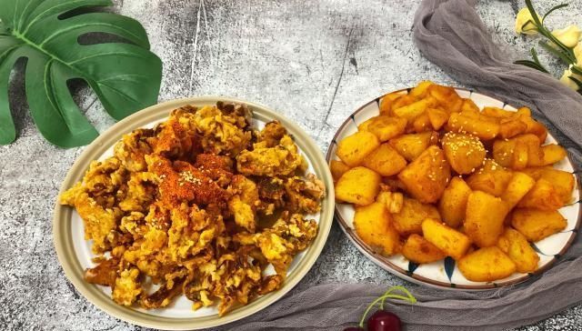 午餐|我和老爸的午餐,2个人2道菜有荤有素,老爸2碗米饭都没够吃