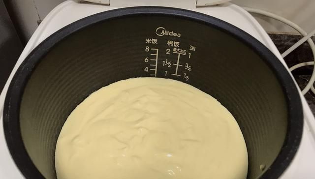  软嫩|做电饭锅蛋糕，不需要加酵母，一样可以做出鲜香、软嫩的蛋糕