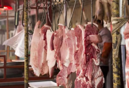 猪肉|牛肉为啥挂着卖,猪肉却摆着卖今天终于明白,原来暗藏“猫腻”