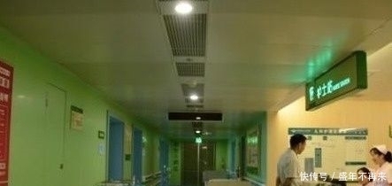 危险|开车时,莫把胳膊搭在车窗上,危险!