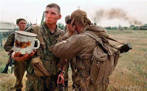  车臣|史上最公平的一场战争，仗打到一半子弹没了，长官：去敌军那买！