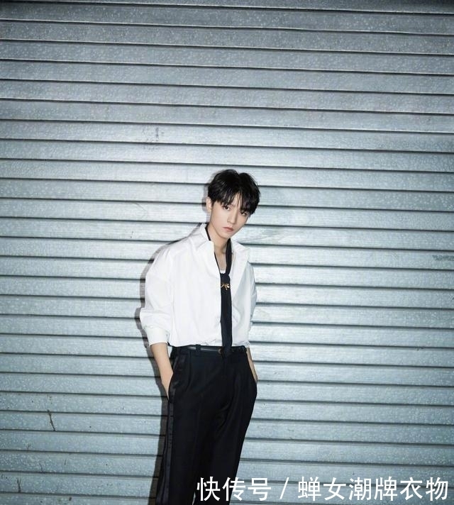 万能|万能基本白衬衫磨损,元素越简单,可能性越无限