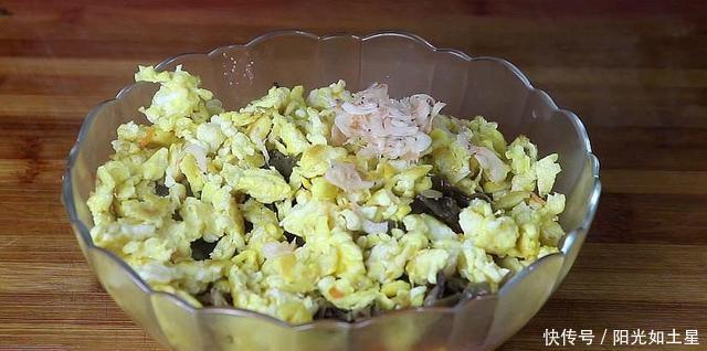 入适量|3个鸡蛋加4个胡萝卜,简单一做,营养解馋,孩子天天想吃