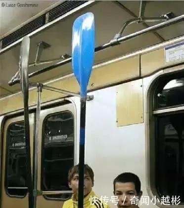 照片|为什么俄罗斯被称为战斗民族?看完这组地铁照片后,任何人都想拍下来