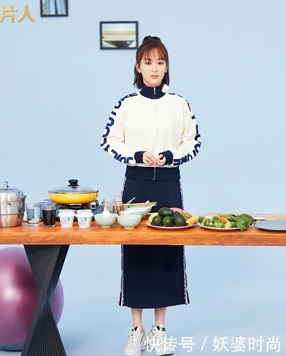 配上|杨紫为证没长胖,穿短裤现身机场,网友:终于信了她只有80斤