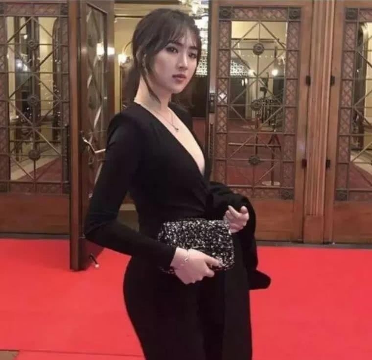  孟晚舟|一个软禁在他乡，一个娇养于豪宅，孟晚舟和姚安娜差别为何这么大