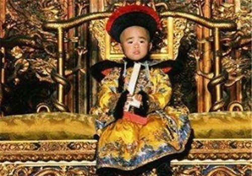 故宫|溥仪晚年游故宫,从故宫里翻出一样小东西,见过的人都笑出了声