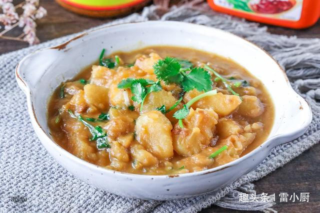 做法|土豆别再炒丝了,教你一种好吃的做法,开胃又解馋,一盘不够吃