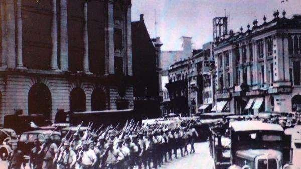 攻陷|日军一周攻陷新加坡,八万英军向五万日军举旗投降