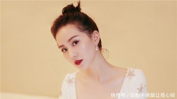 hold|刘诗诗未红时拍的戏,打扮得太“寒酸”,多亏高颜值hold住了!