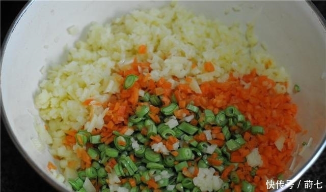 吃蔬菜|大家都蒸馒头,我却最爱此物,不用发酵不揉面,清爽香糯吃不厌!